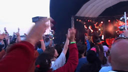 bandwithnoname get the crowd going at creation fest 2004