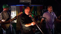 The Liquidators playing in the White Lion 2006