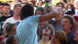 lead man for Steve gets into the crowd