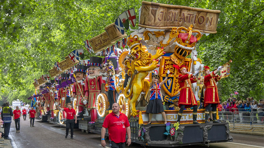 Bridgwater Carnival Jubilation cart at Queens Jubiilee parade