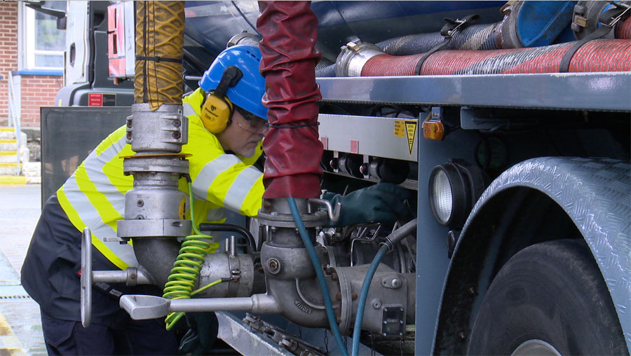 Safe loading of a Fuel Tanker Video for Greenergy International